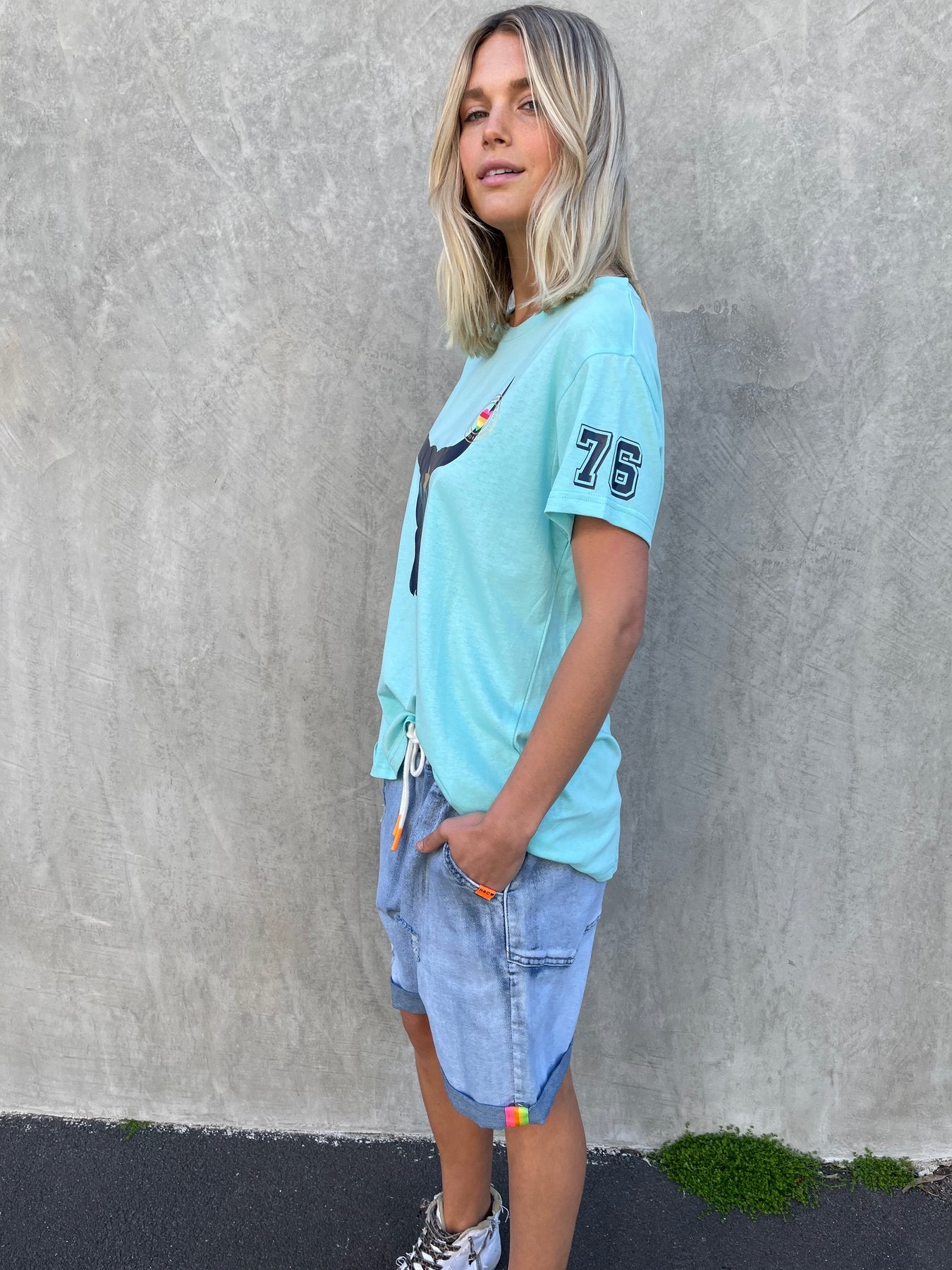 SUMMER BULL TEE - AQUA T-Shirt Hammill & Co 