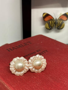 Pearl Daisy earrings 2cm diameter Vintage Vintage 